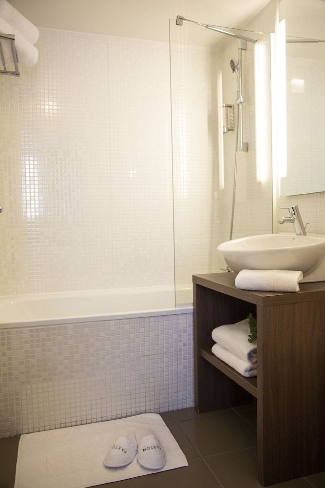 Duplex apartment "with pool access"