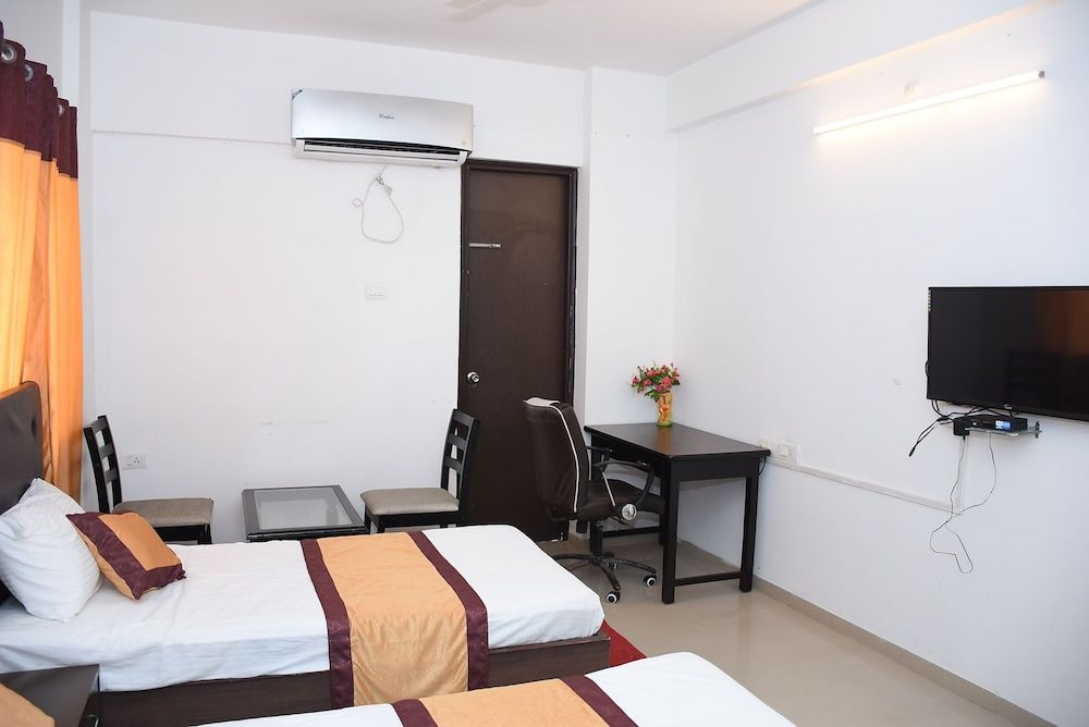 undefined JK Rooms 132 Parkland Service Apartment 8