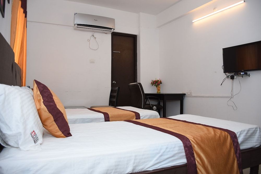 undefined JK Rooms 132 Parkland Service Apartment 5