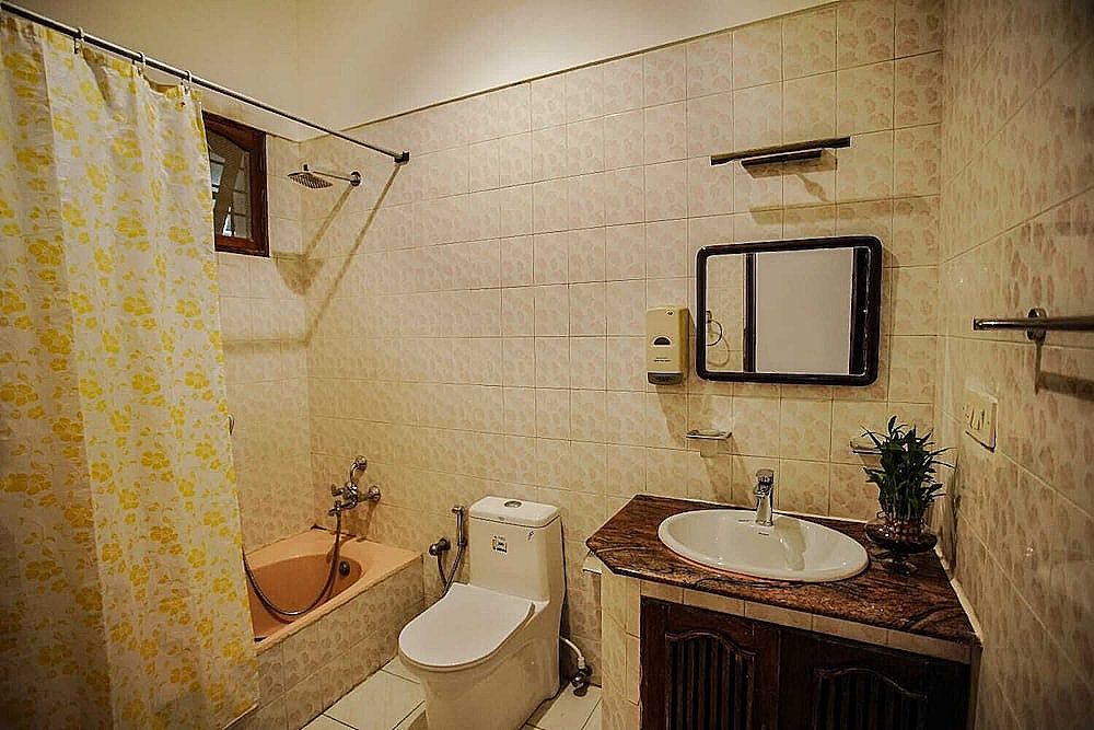 Kimansion Inn Deluxe Non AC 4