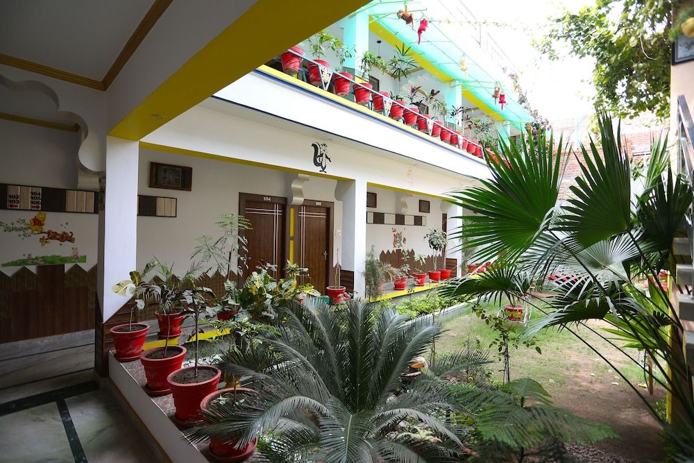 undefined OYO 33349 Budha Palace