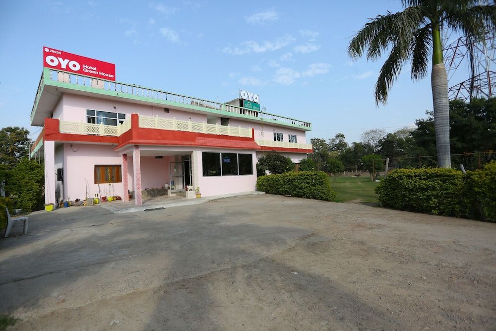 undefined OYO 29925 Hotel Green House 4