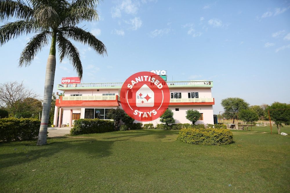 undefined OYO 29925 Hotel Green House 2