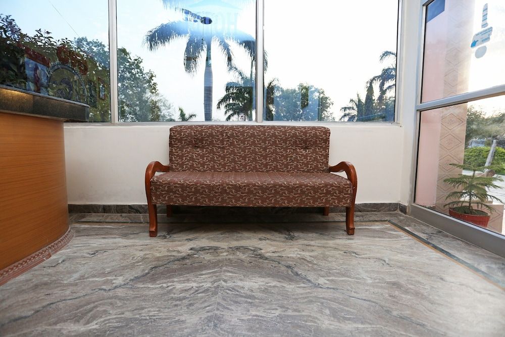 undefined OYO 29925 Hotel Green House 7