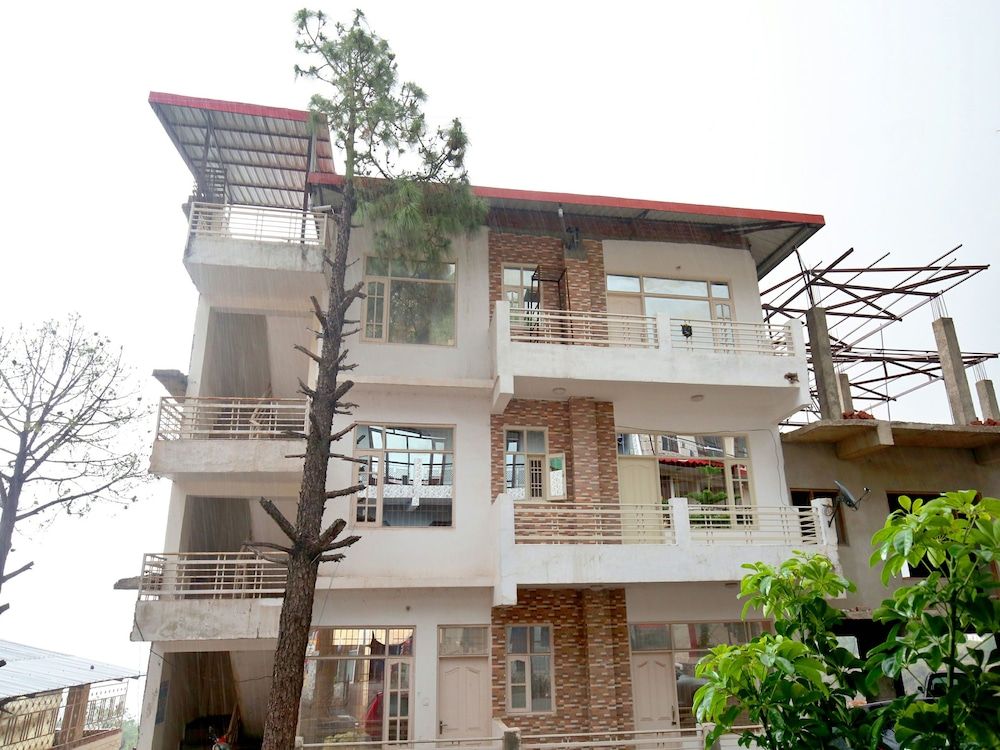 undefined OYO 13433 Home Kasauli View 2BHK Dharampur 2
