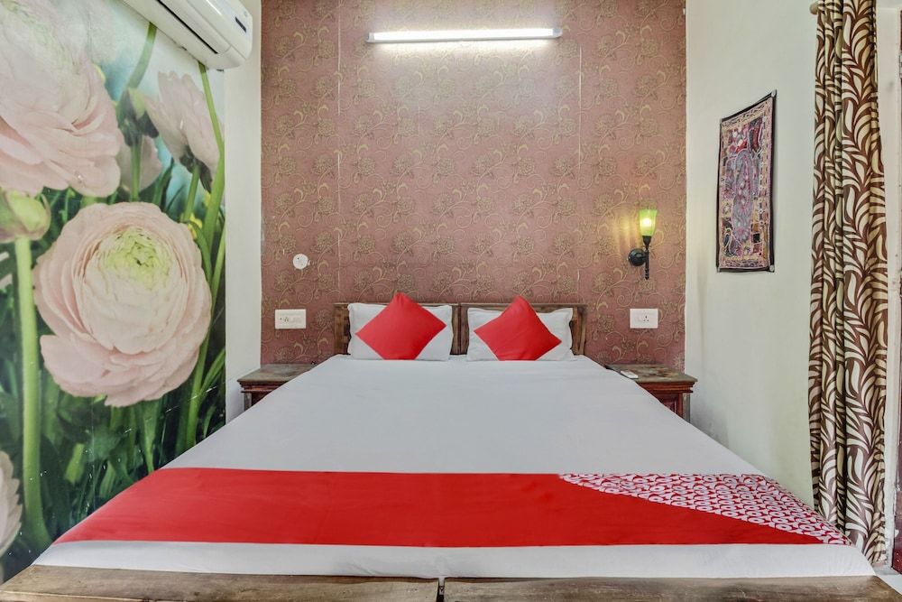 OYO 46815 Banaji Home Stay Double or Twin Room 2