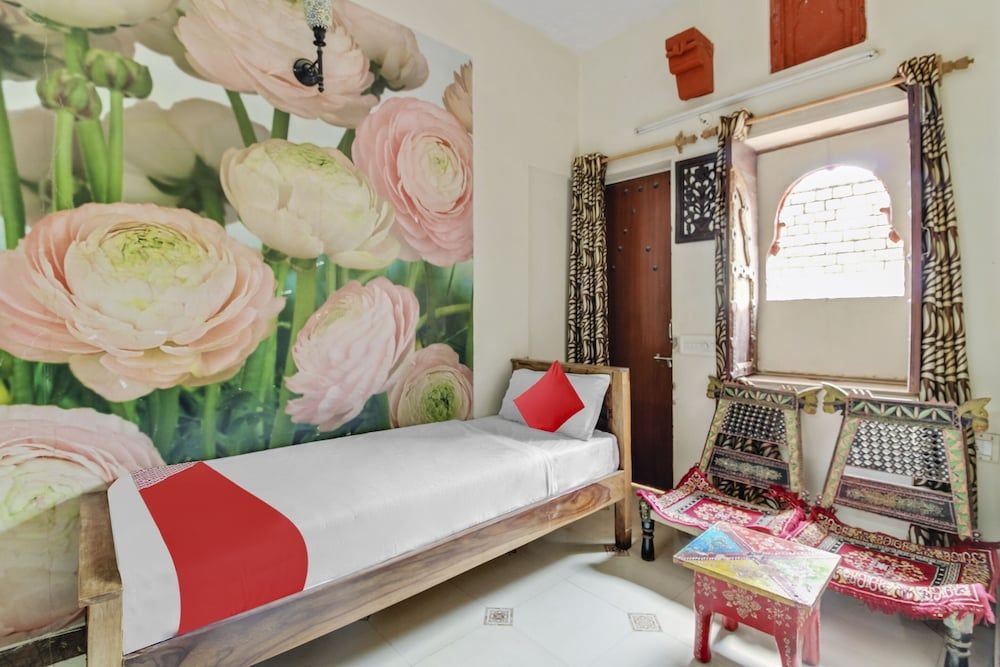 OYO 46815 Banaji Home Stay Single Room 2