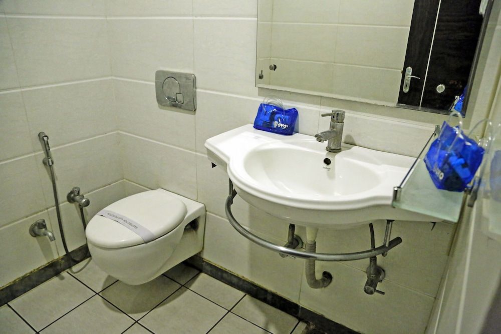 undefined OYO 4399 near Railway Station 8