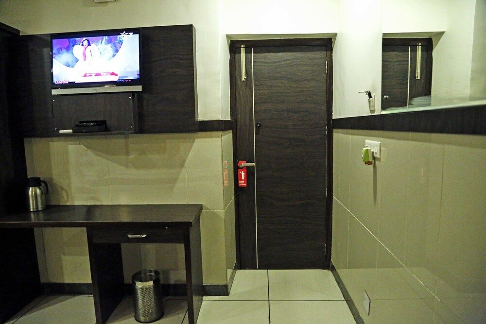 undefined OYO 4399 near Railway Station 3