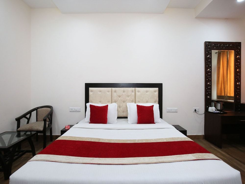 OYO 10027 Hotel Red Petal Double or Twin Room 4
