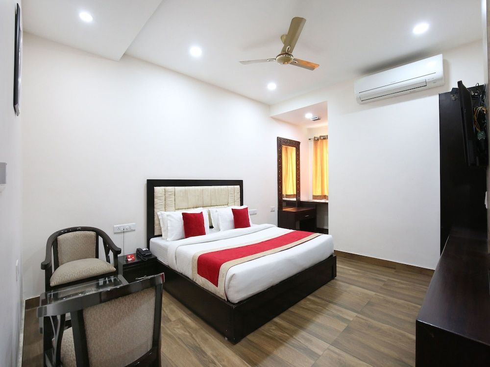OYO 10027 Hotel Red Petal Double or Twin Room 3