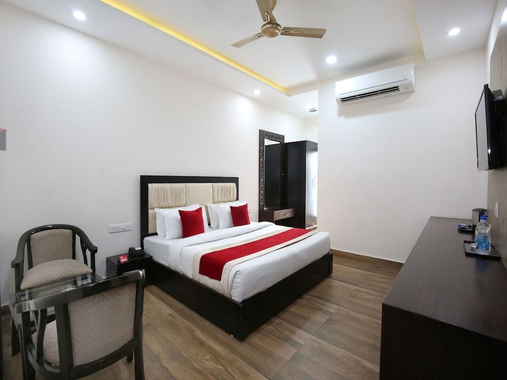 OYO 10027 Hotel Red Petal Double or Twin Room 7