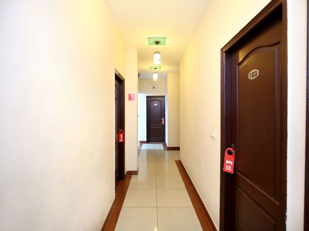undefined OYO 1357 Hotel Midland 4