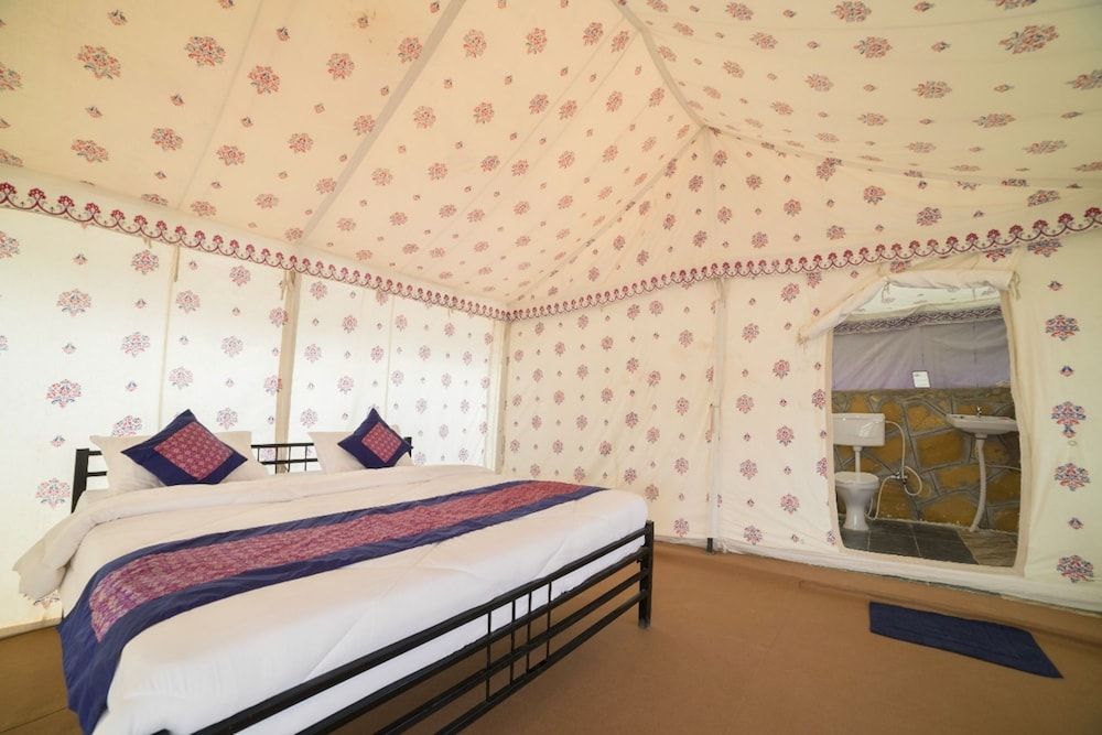 Amazing Desert Camp Deluxe Tent, 1 Double Bed, Resort View, Ground Floor 2