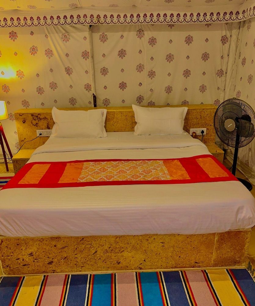 Amazing Desert Camp Deluxe Tent, 1 Double Bed, Resort View, Ground Floor 4