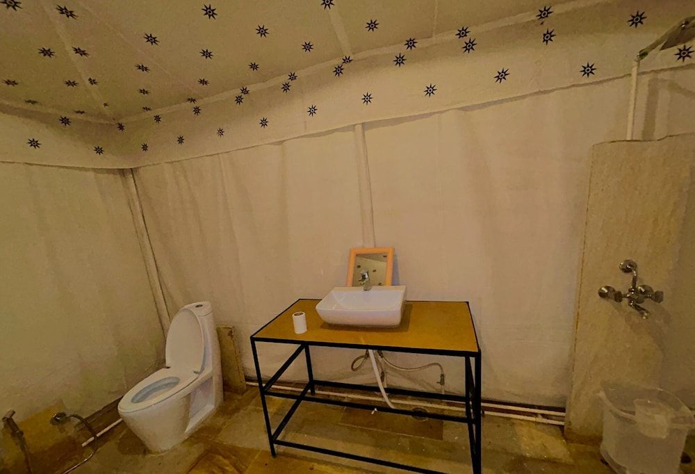 Amazing Desert Camp Deluxe Tent, 1 Double Bed, Resort View, Ground Floor 23