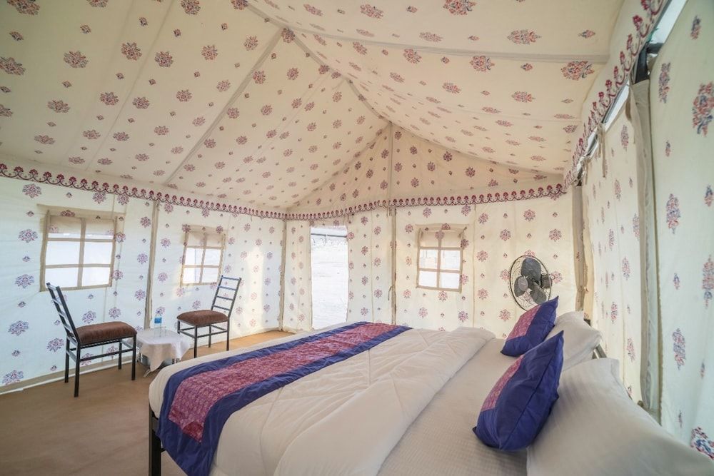 Amazing Desert Camp Deluxe Tent, 1 Double Bed, Resort View, Ground Floor 3
