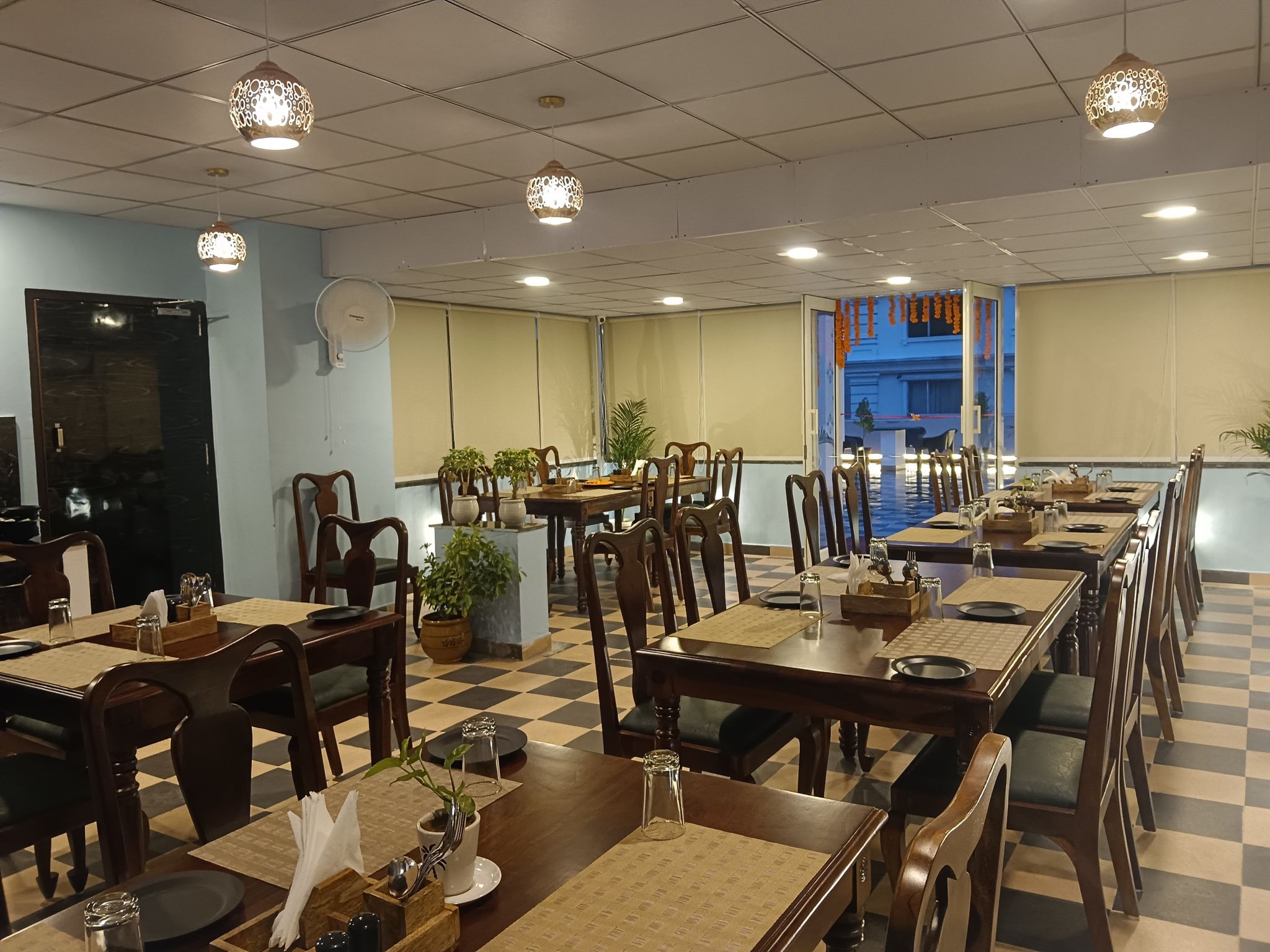Food & Dining