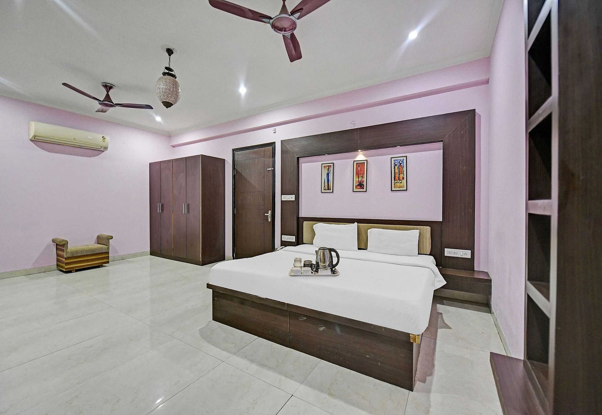 Hotel O Sahib's Stay Fine Classic 8