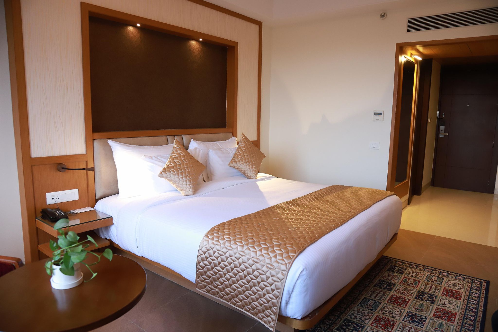 Clarion Inn Indore Deluxe Room 6