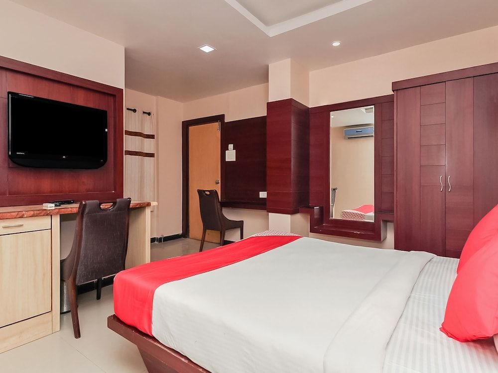 OYO 740 Hotel Suravi Standard Room 2