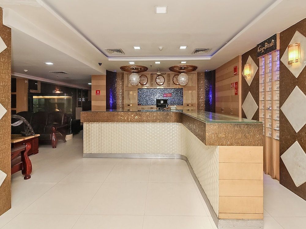 undefined OYO 740 Hotel Suravi 2