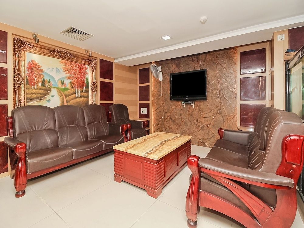 undefined OYO 740 Hotel Suravi 3