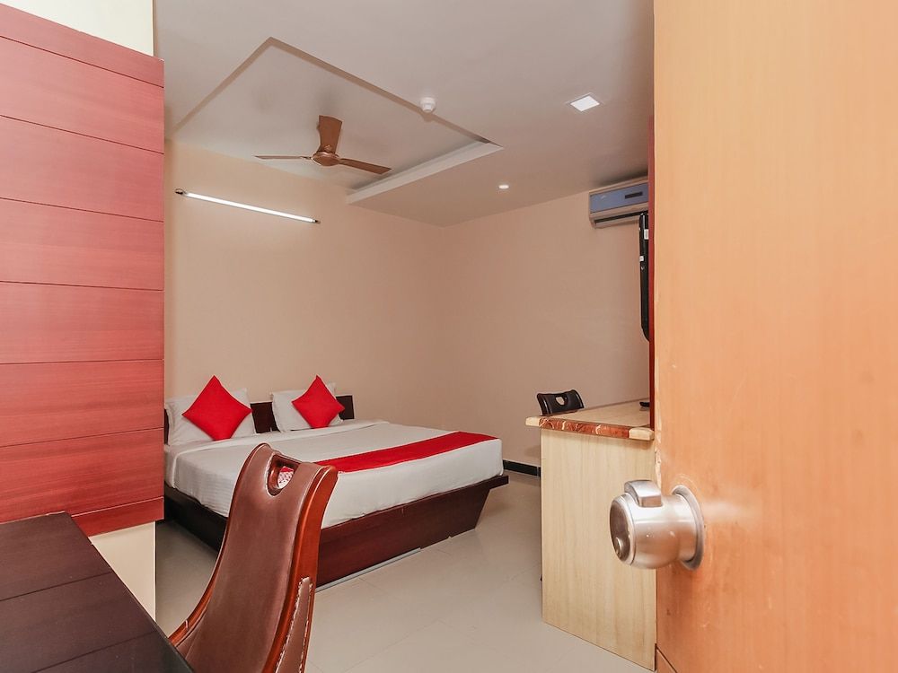 OYO 740 Hotel Suravi Standard Room 15