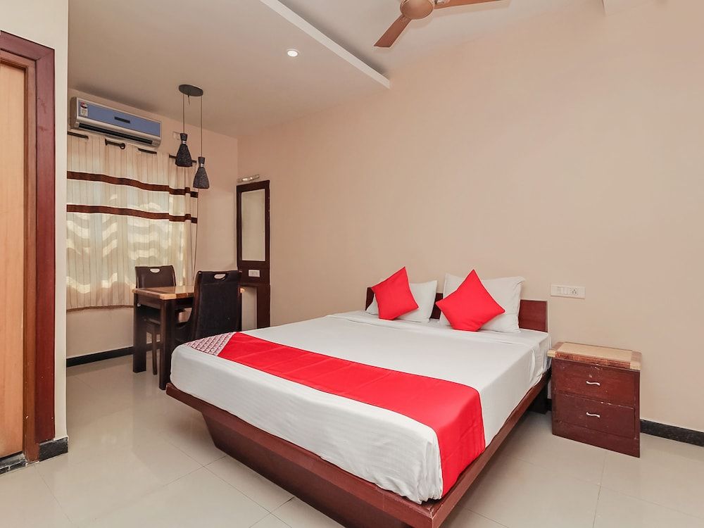 OYO 740 Hotel Suravi Standard Room 9