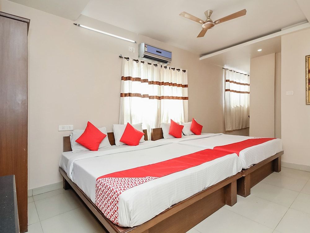 OYO 740 Hotel Suravi Standard Room 8