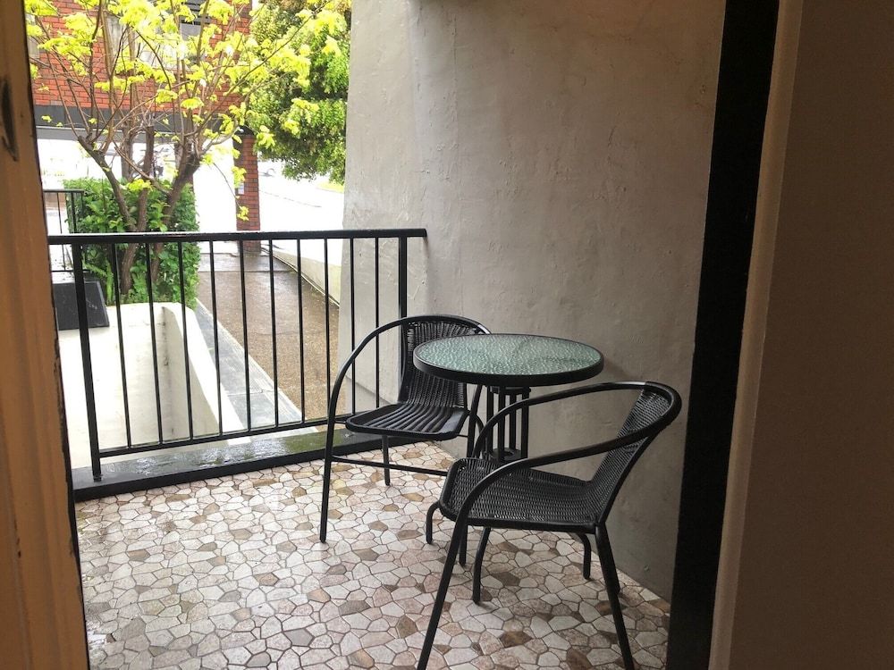 Matador Motor Inn Family Room 4