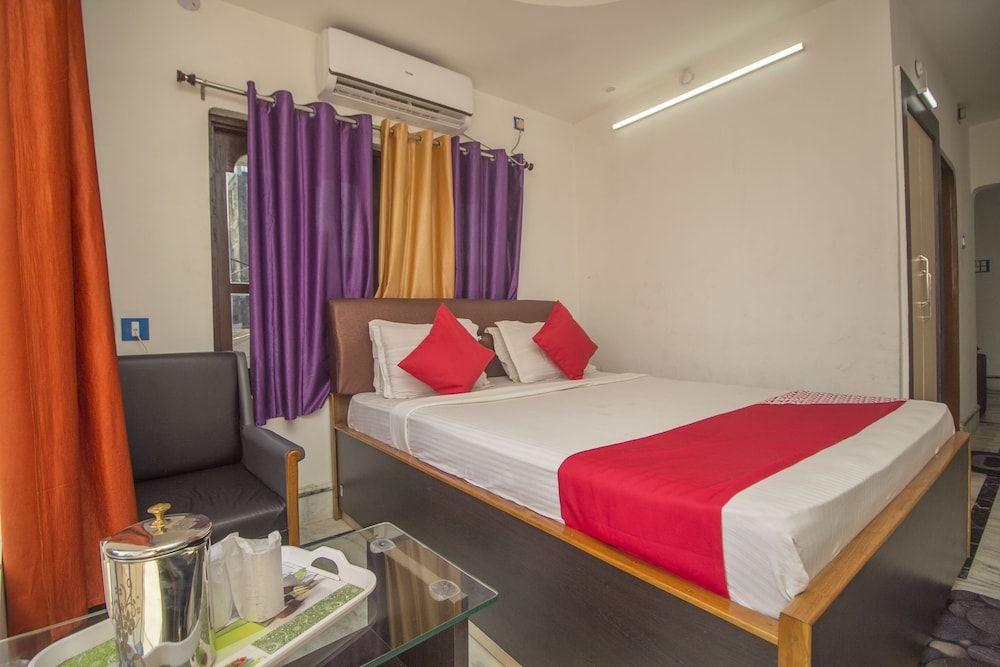 undefined OYO 27984 Hotel Debdutta 10