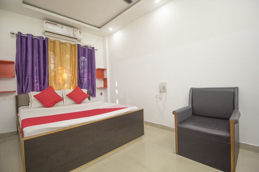 undefined OYO 27984 Hotel Debdutta 9