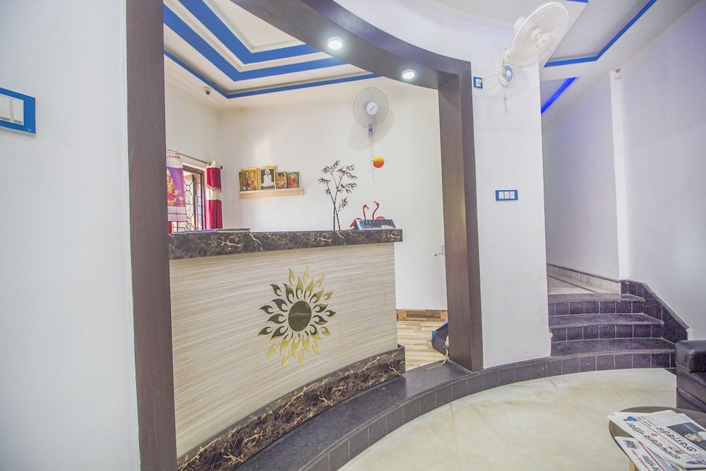 undefined OYO 27984 Hotel Debdutta 3