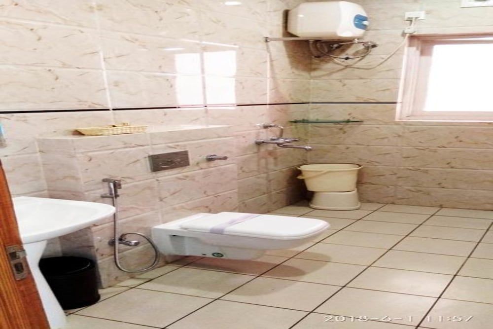 Hotel Lavenir Deluxe Room 5