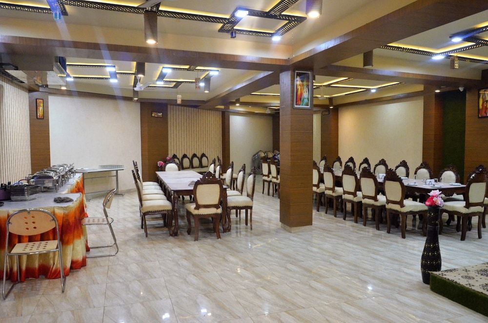 undefined Hotel Lavenir 8