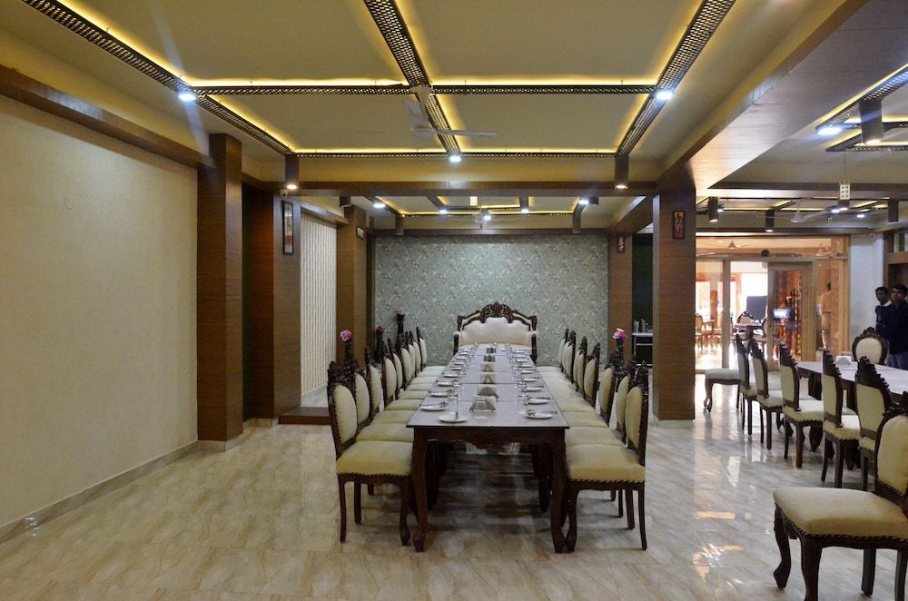 undefined Hotel Lavenir 9