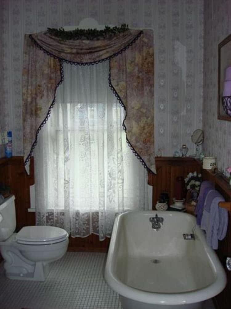 Rocking Horse Inn Deluxe Room, 1 Queen Bed 4