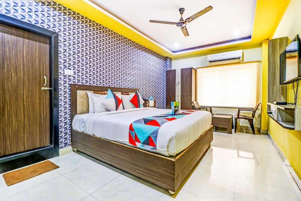 FabExpress B Square Premium Room 5