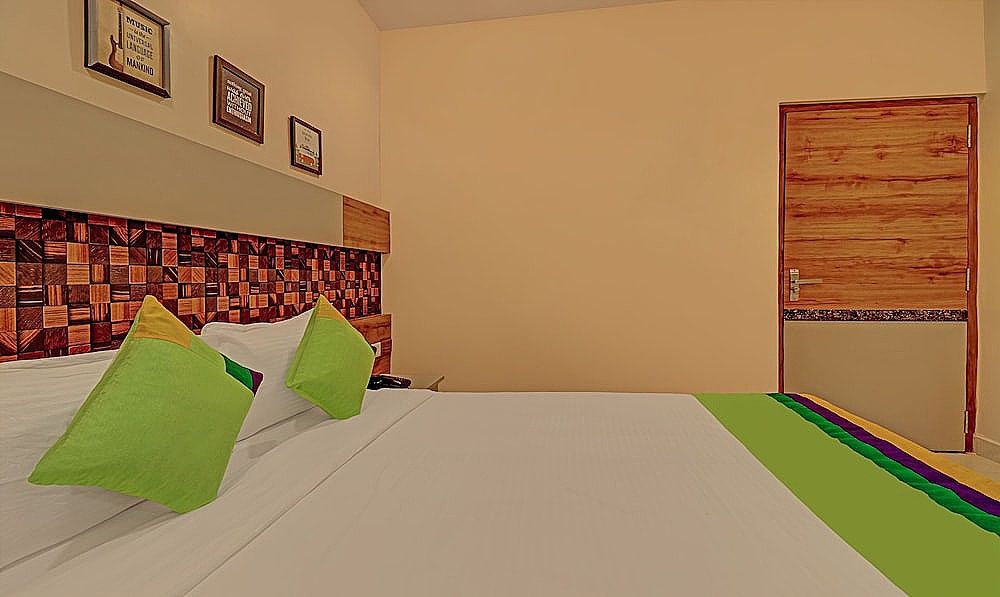 Treebo Rainbow Grand Deluxe Double Room 2