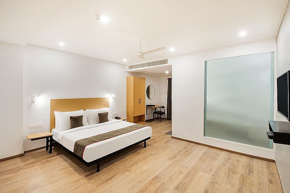 OYO Townhouse 228 Hotel Alana Double or Twin Room 4