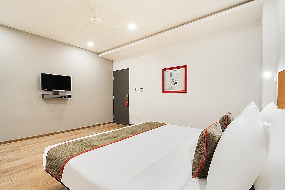 OYO Townhouse 228 Hotel Alana Double or Twin Room 9