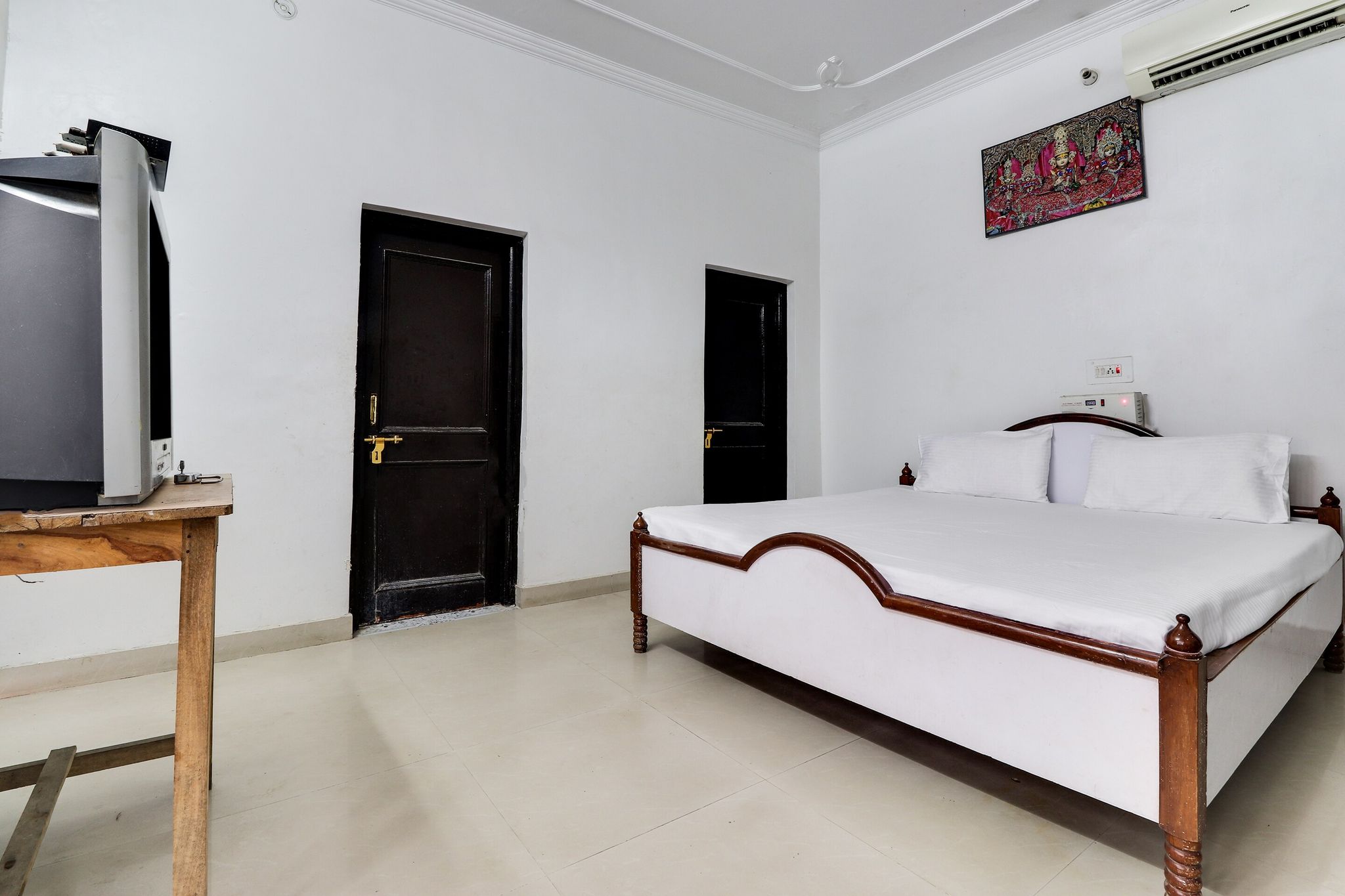 Hotel O by OYO Hanuman Bagh Classic 2