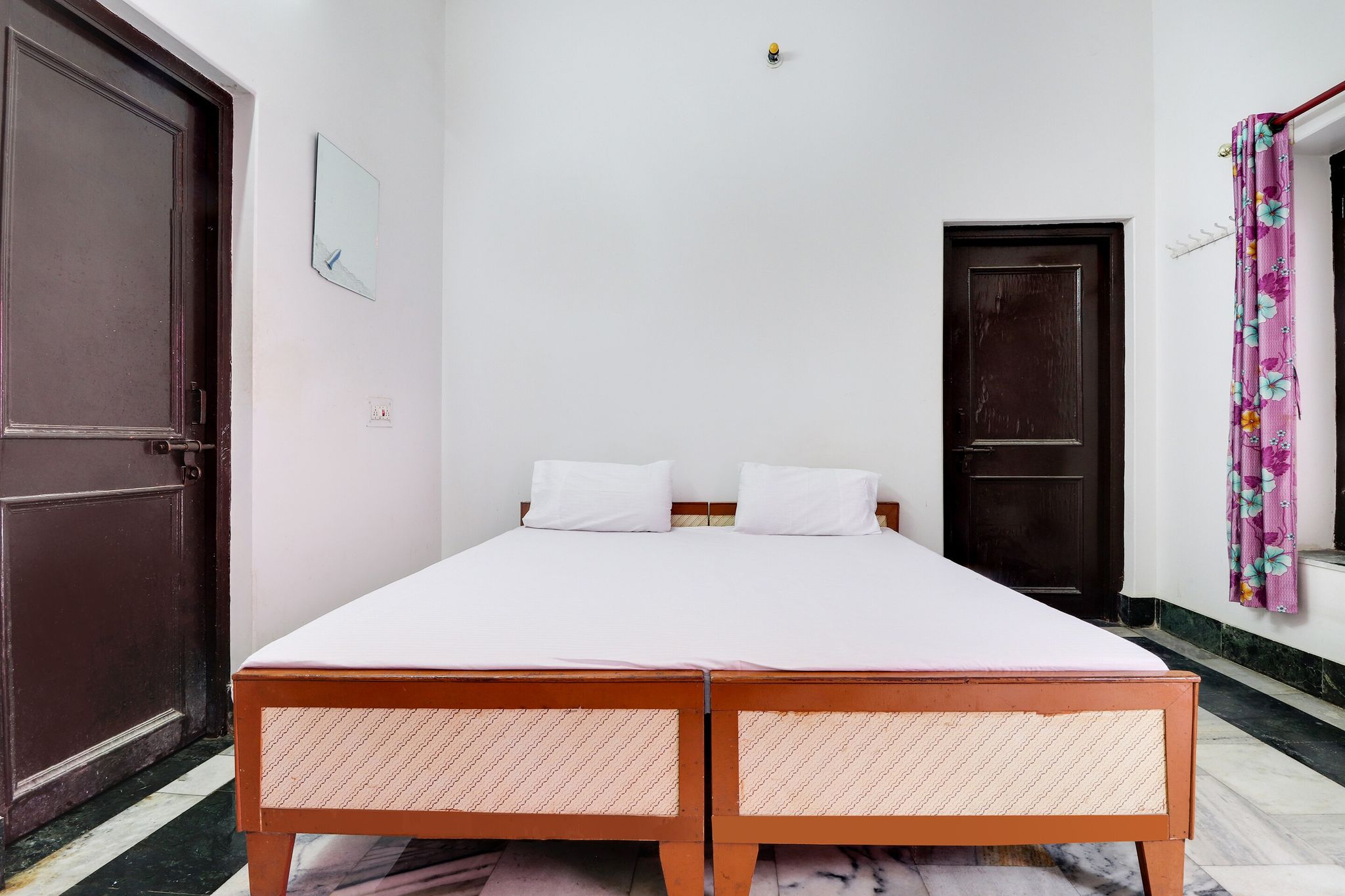 Hotel O by OYO Hanuman Bagh Classic 6