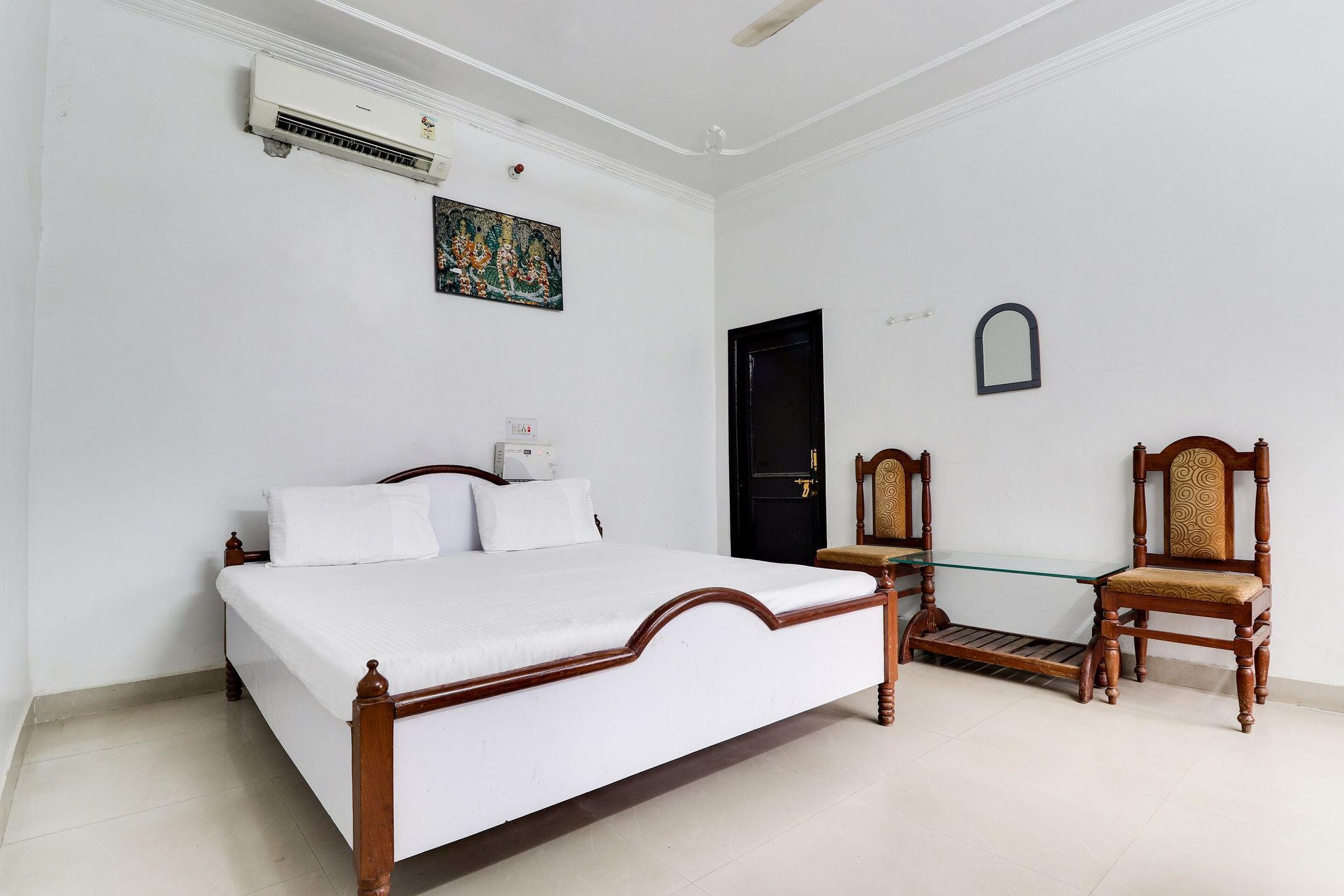 Hotel O by OYO Hanuman Bagh Classic 3