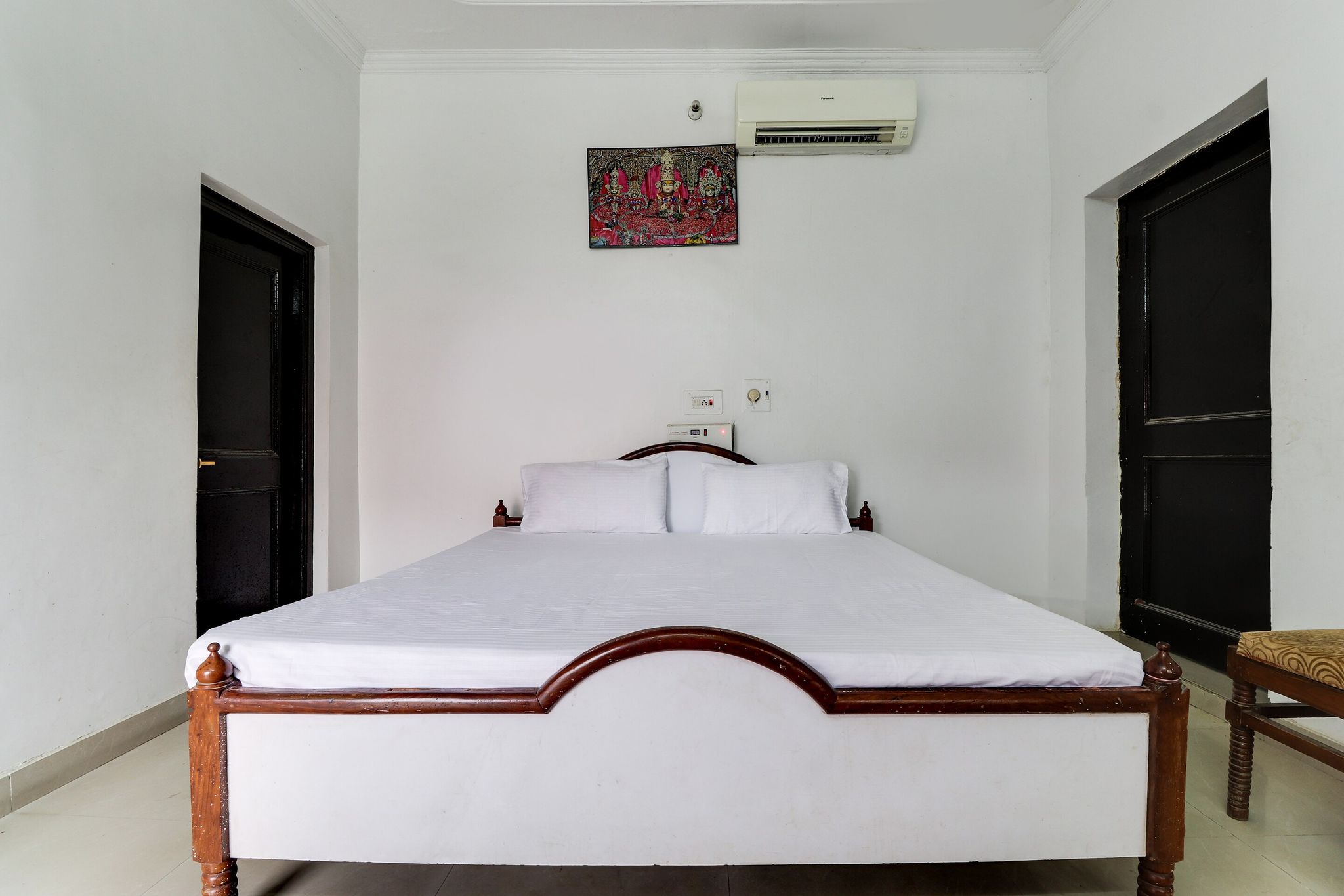 Hotel O by OYO Hanuman Bagh Classic 14