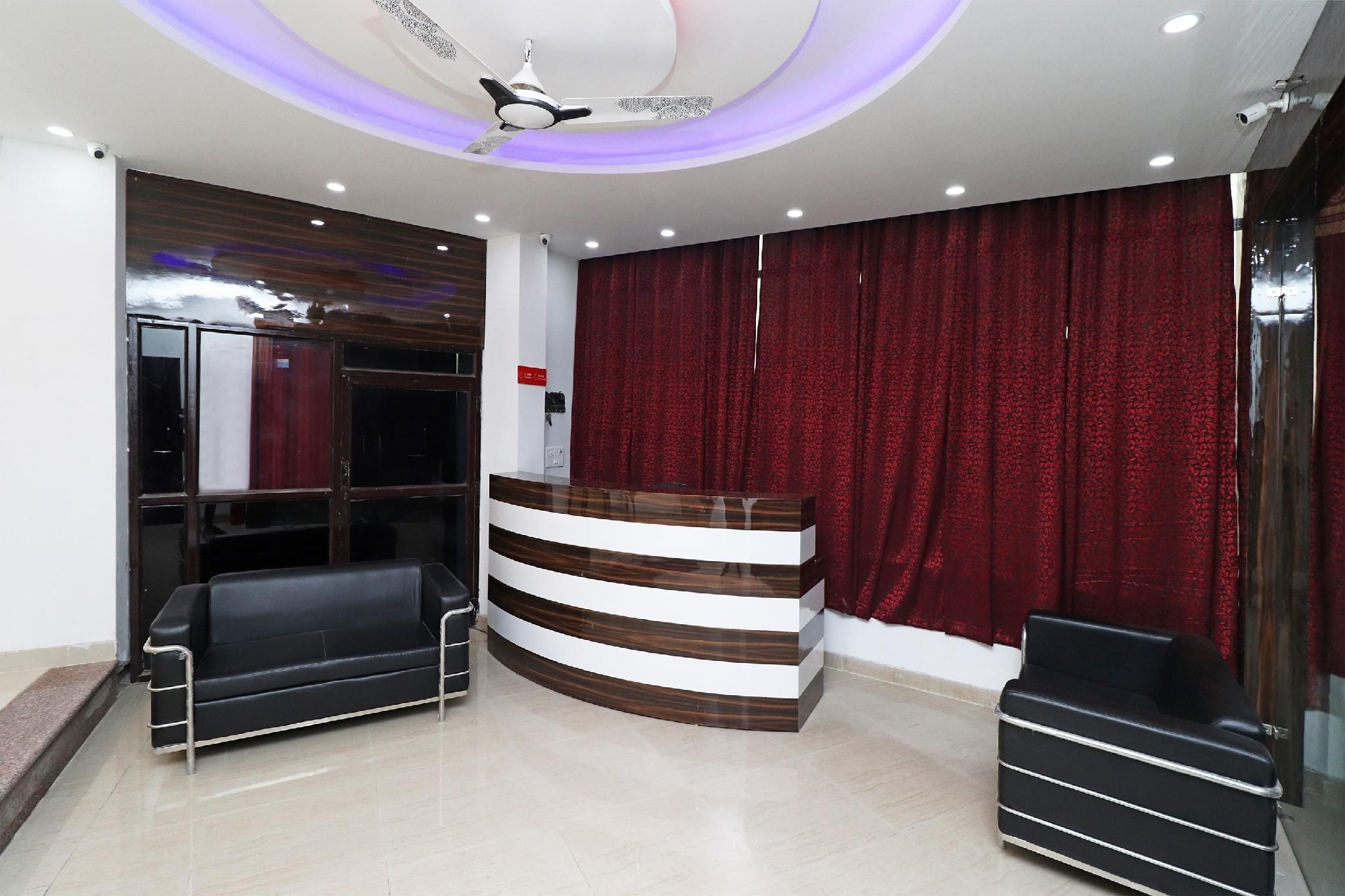 undefined SPOT ON 37815 Stay N Style 2