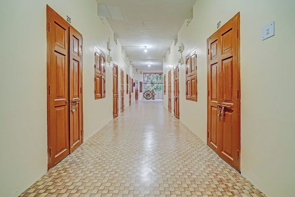 undefined SPOT ON 49747 Bikram Stays 8