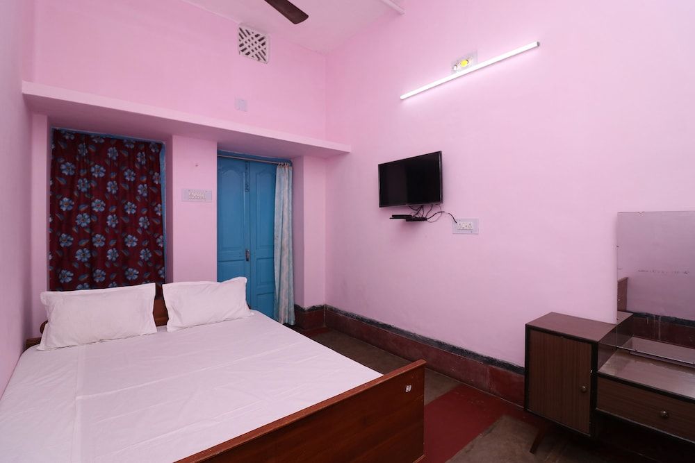 SPOT ON 44329 Sri Krishna Inn Lodging & Boarding Room 8