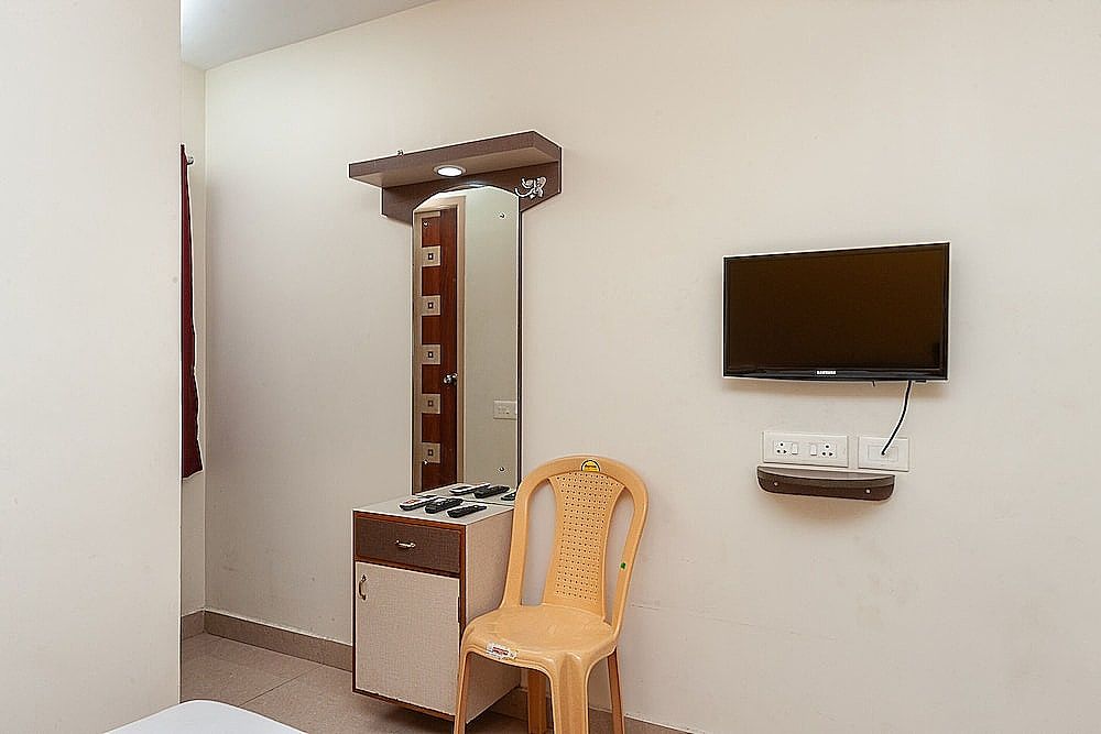 SPOT ON 37272 Alfa Palace Double or Twin Room 7